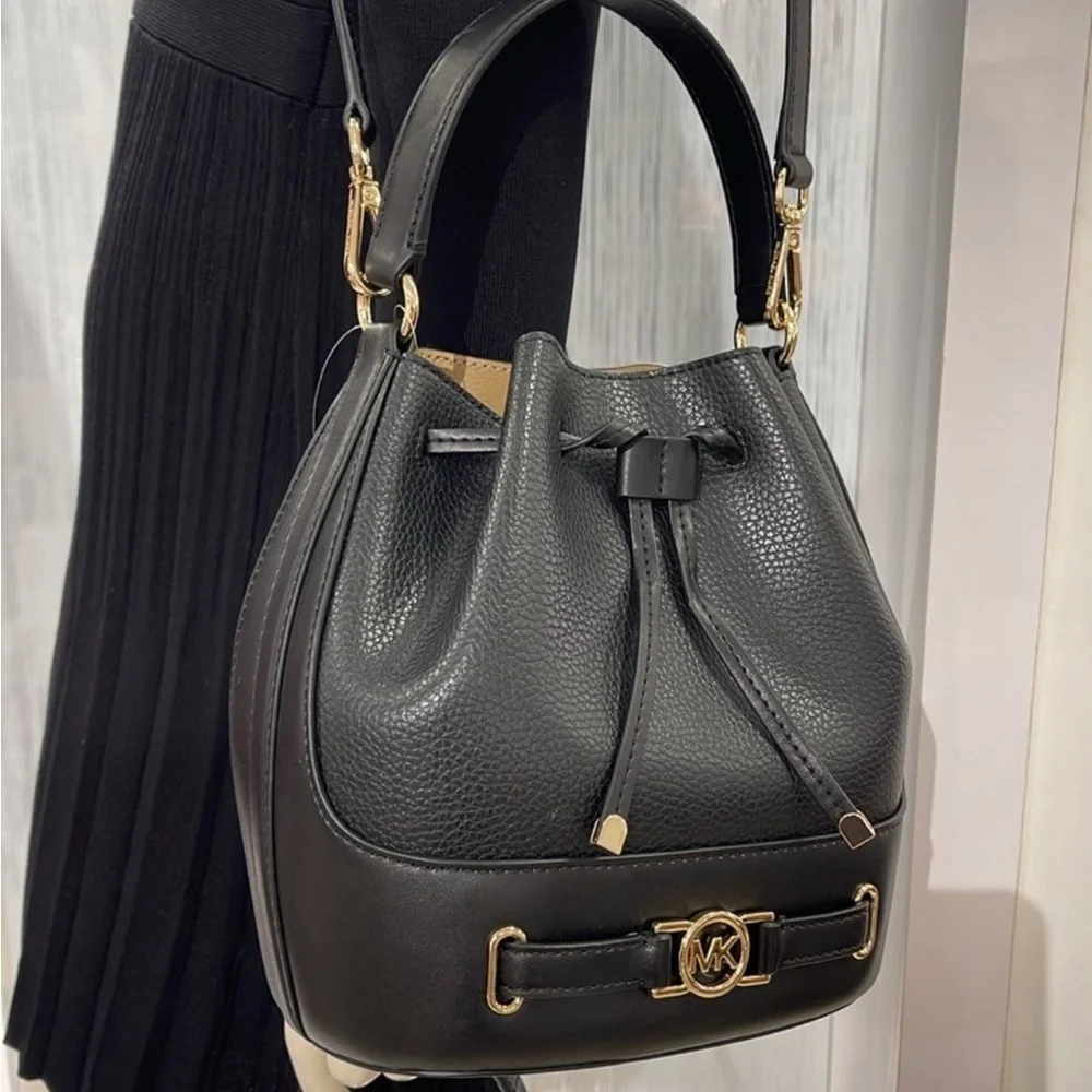 MICHAEL KORS  Reed Medium Pebbled Leather Bucket Bag Black NWT
